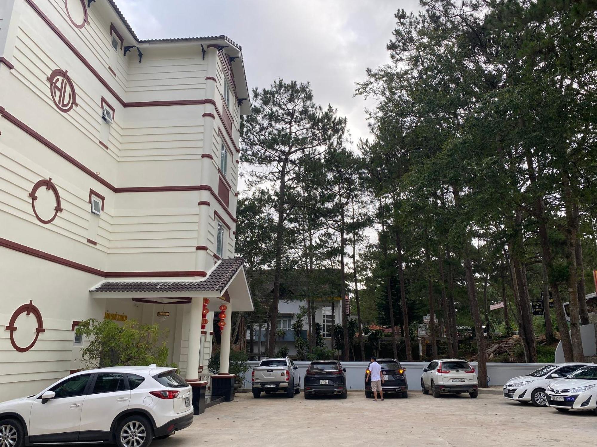 Hotel Khach San Hung Viet Kon Tum Exterior foto